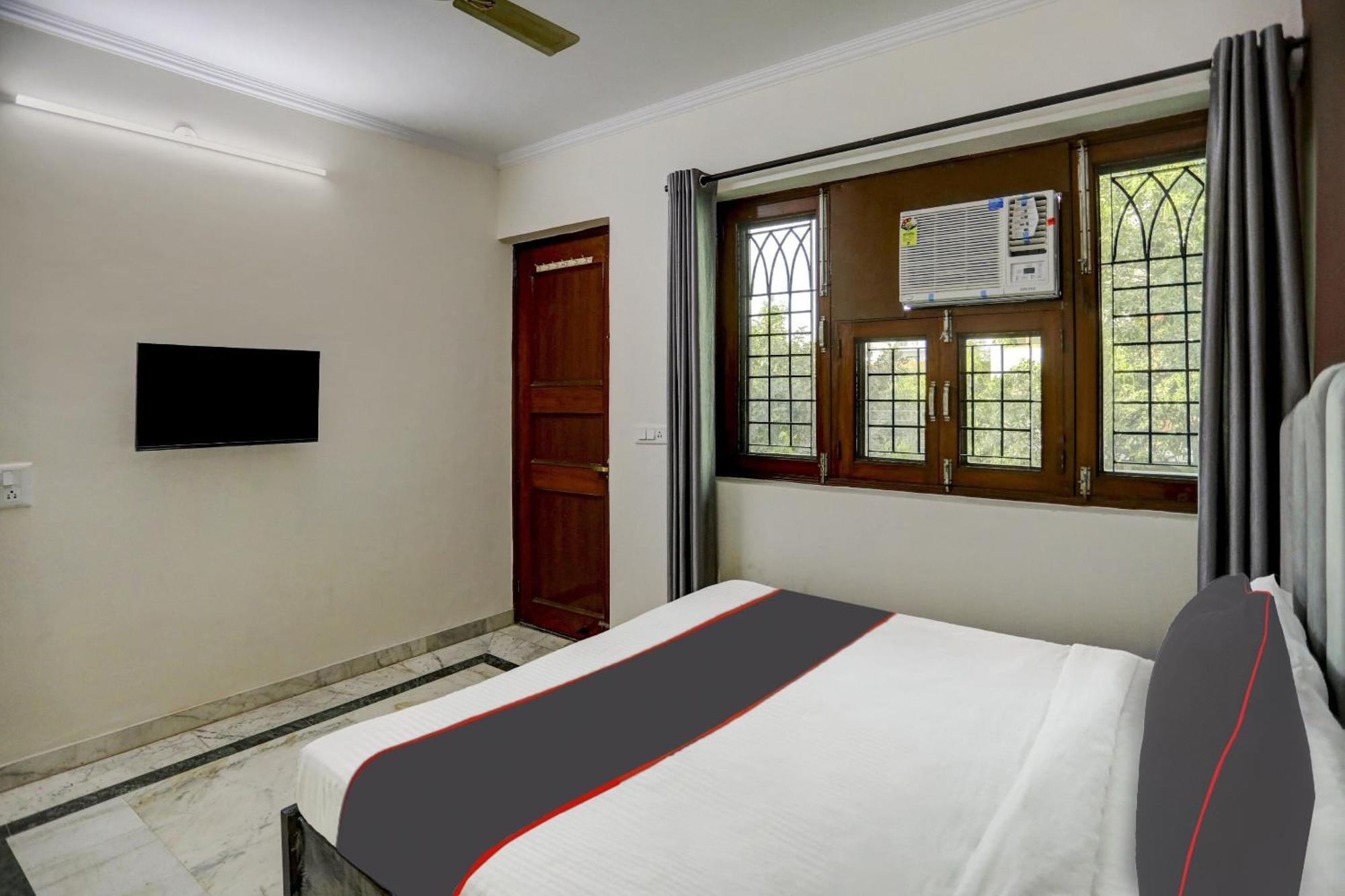 Capital O Uk House Residency Hotel Gurgaon Exterior foto