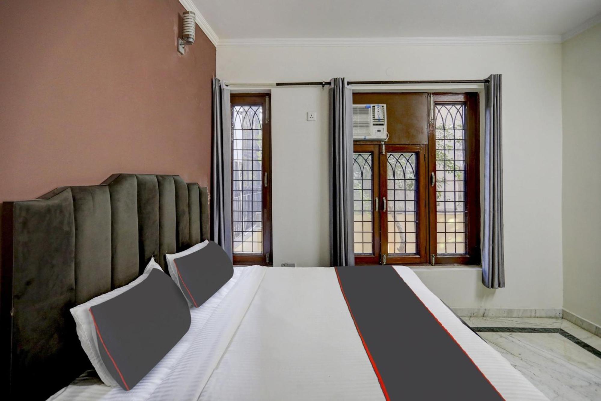 Capital O Uk House Residency Hotel Gurgaon Exterior foto