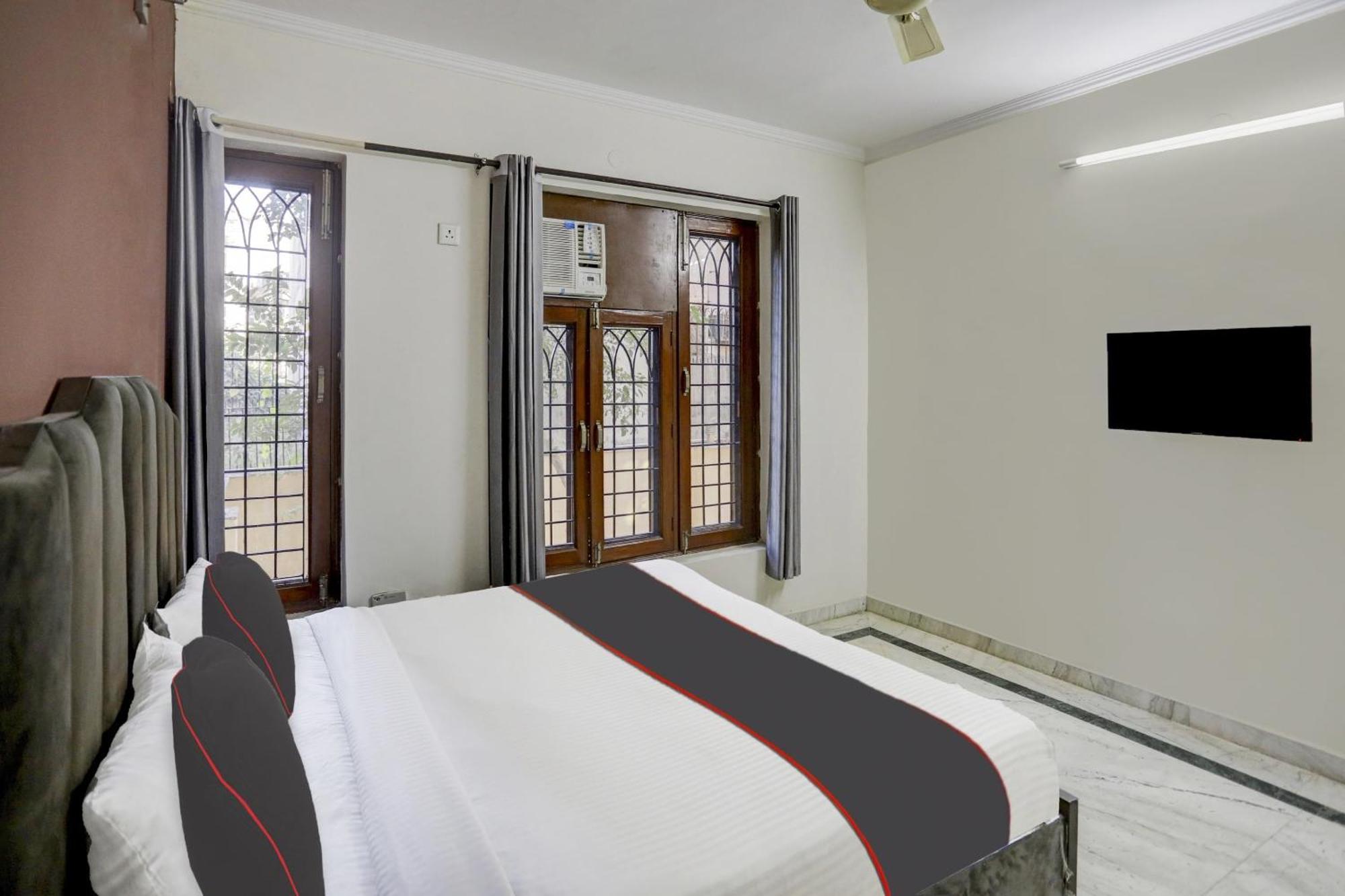 Capital O Uk House Residency Hotel Gurgaon Exterior foto